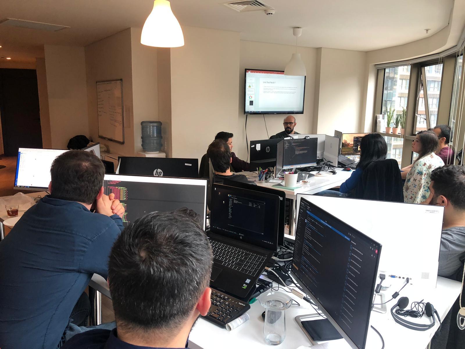 AyDeep Academy Istanbul – Technologie-Workshop